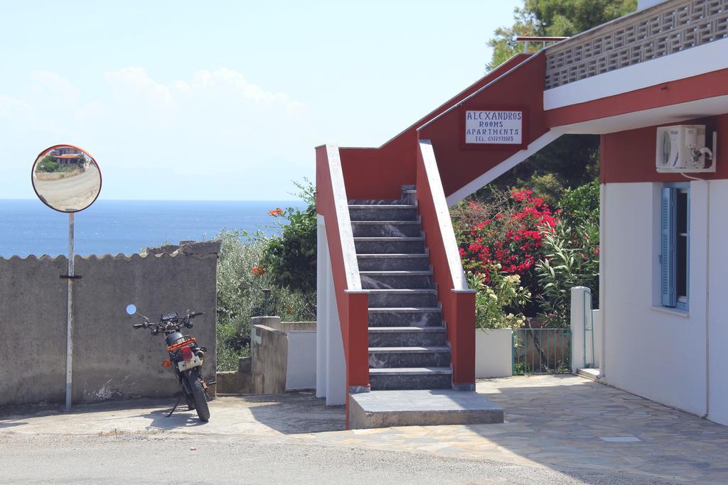 Αlexandros Apartment Вотси Экстерьер фото